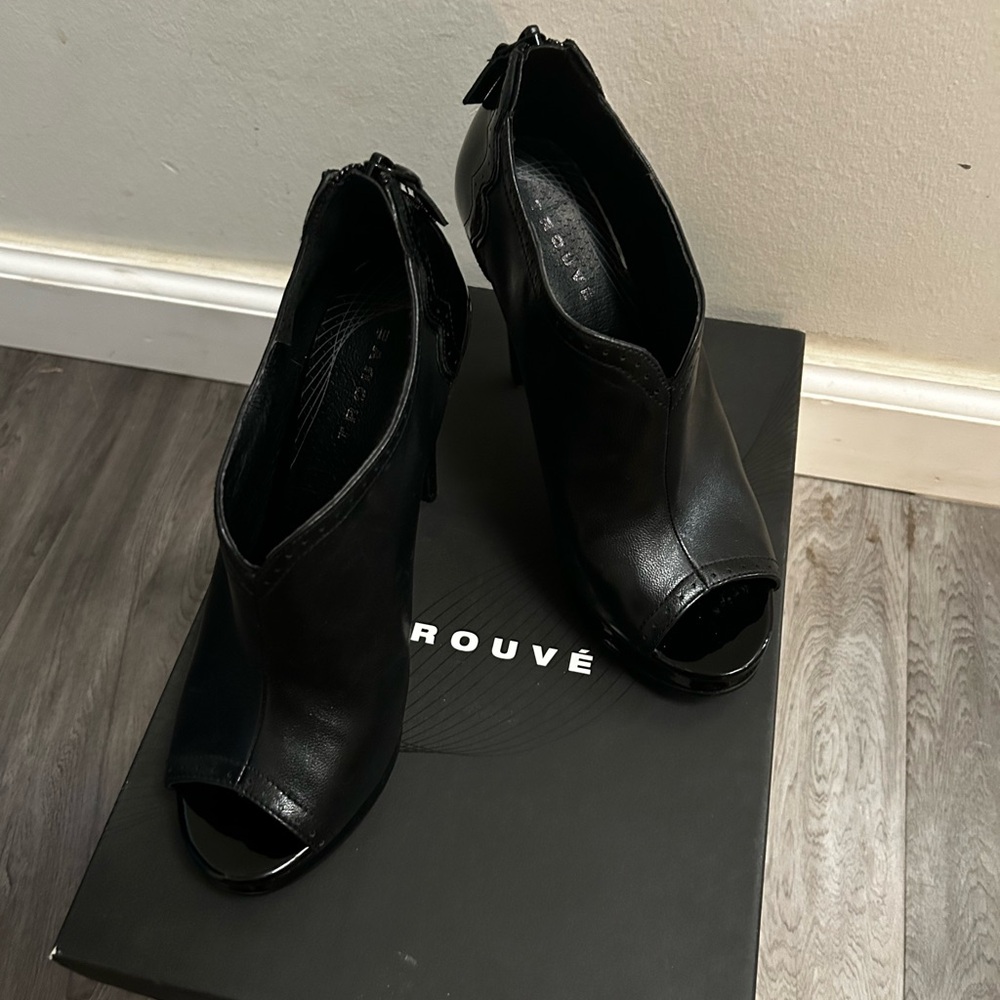 Trouve Black Heeled Boots Sleek Peep-Toe Design